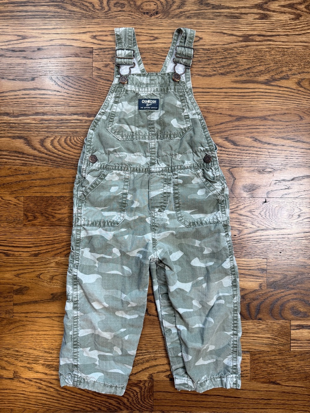 OshKosh B'gosh Toddler Camo Green Overalls Gray Sweatshirt Fabric Interior 18-24